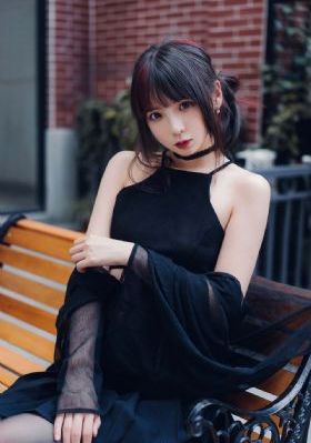 免费观看扒开校花的粉嫩小泬_HD韩国电影在线观看